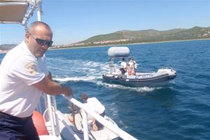Šibenik, 14. kolovoza 2011. - djelatnici LK Šibenik tijekom akcije kontrole plovila u šibenskoma arhipelagu